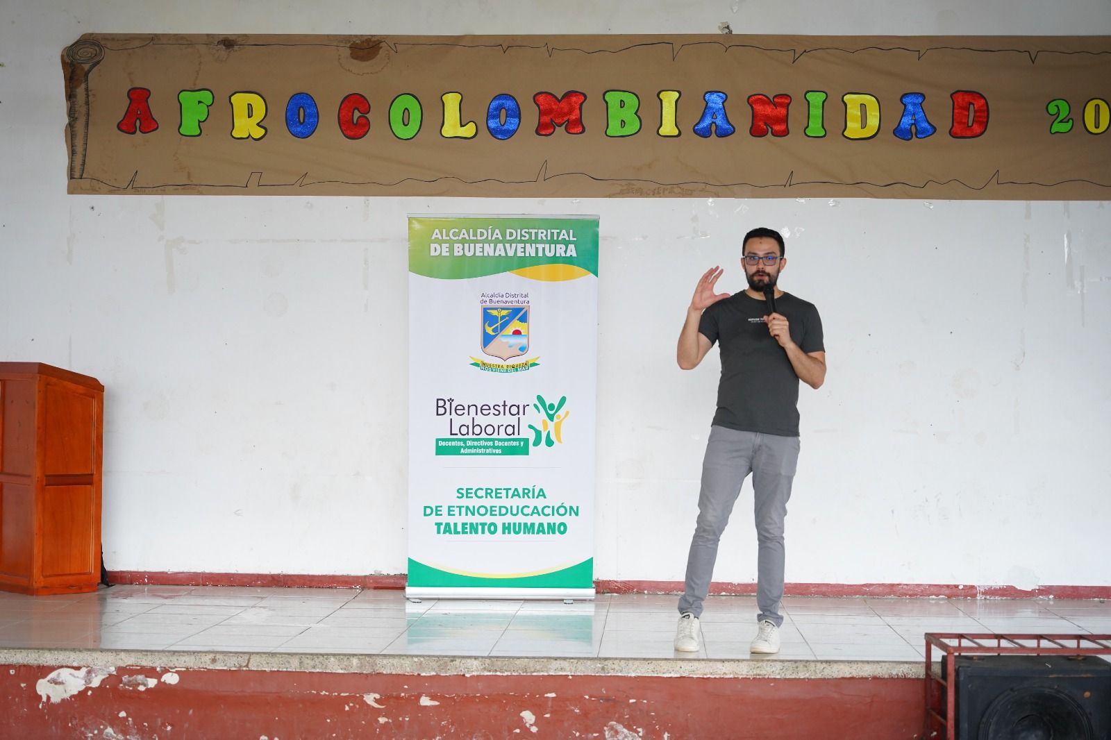 Docentes, rectores y administrativos del sector educativo fueron capacitados en salud mental y cómo mejorarla