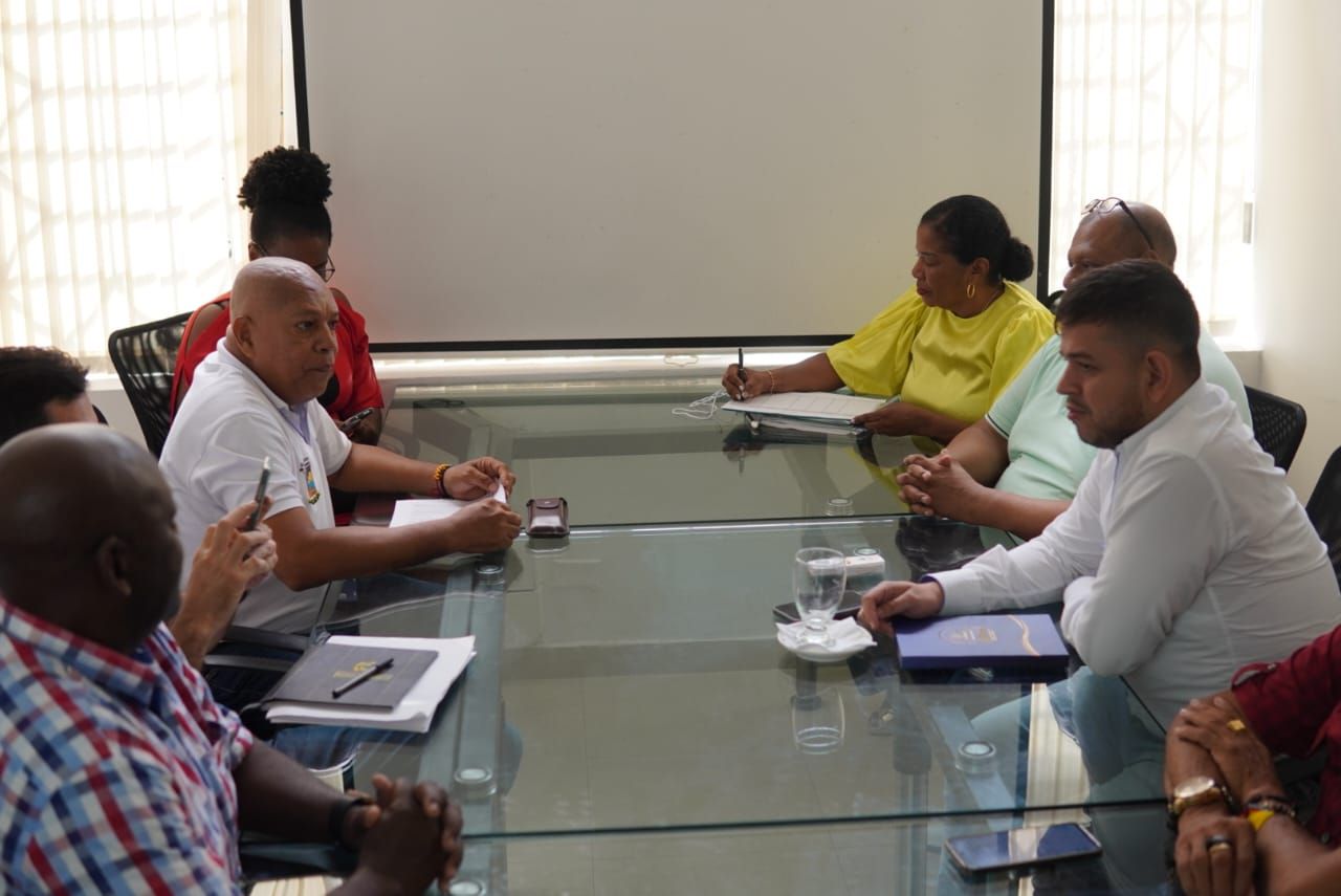 Secretaría de Etnoeducación busca consolidar convenio con sector comercial y empresarial del Distrito para beneficiar a estudiantes