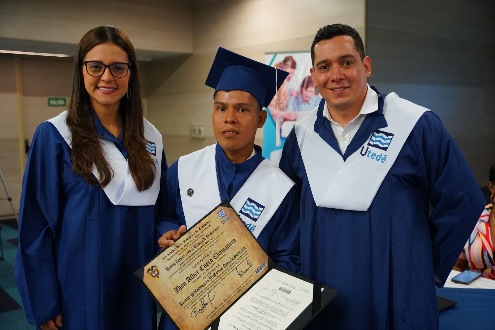 Diecisiete estudiantes y egresados del plantel San Pedro Claver se graduaron como Técnico Profesional en Producción Agrícola de la UTEDÉ