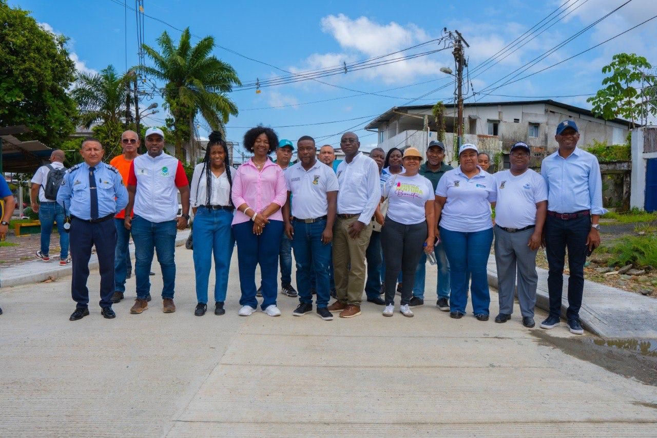 Alcaldesa de Buenaventura inspeccionó obras de desarrollo urbanístico en el Distrito