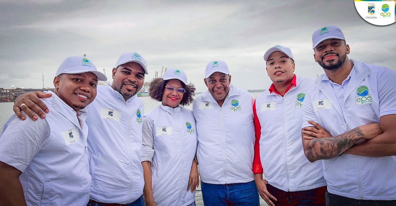 Recorridos en catamarán por la bahía de Buenaventura impulsan la educación ambiental sobre manejo de residuos sólidos