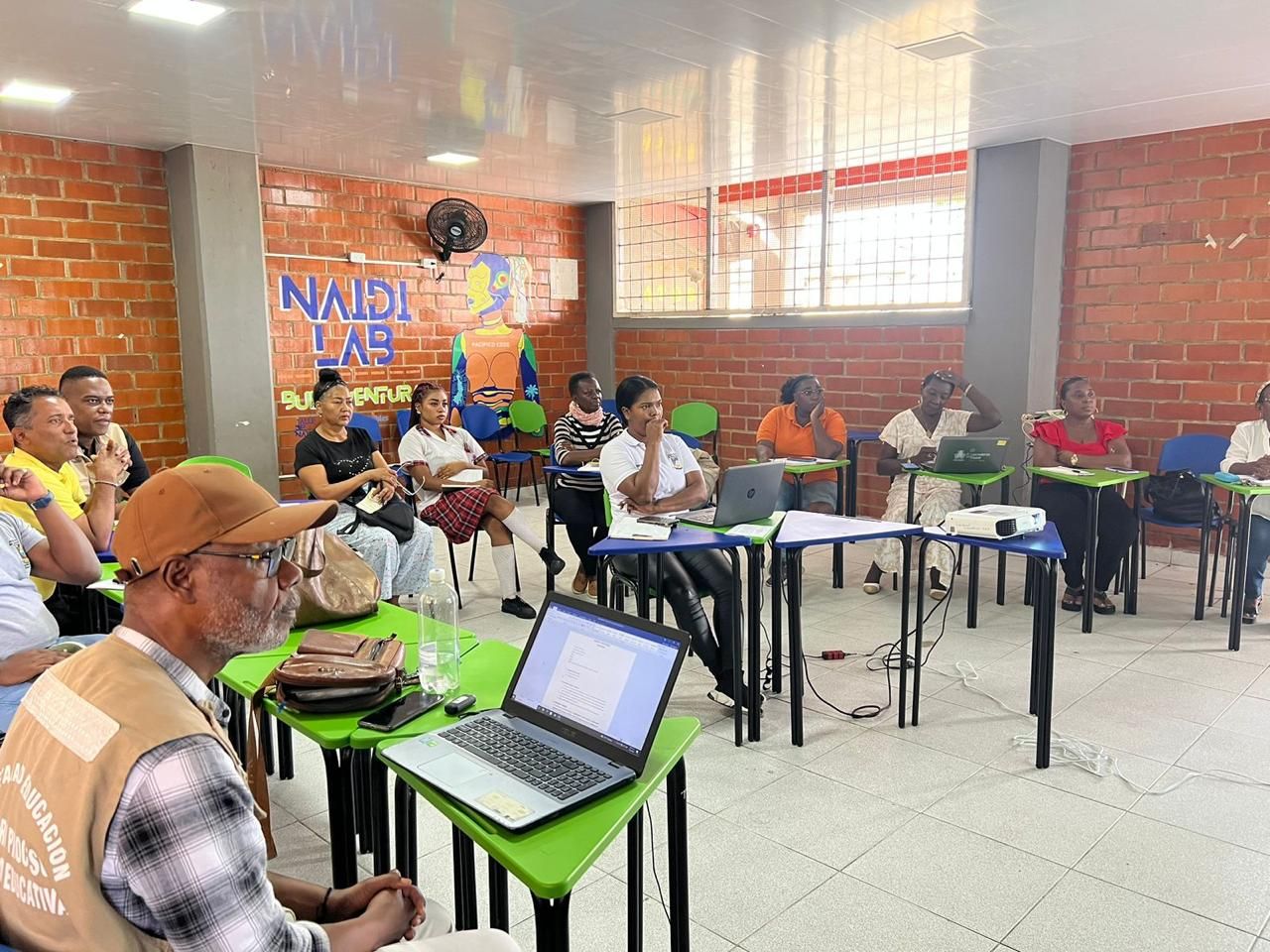 Secretaría de Etnoeducación brinda apoyo para fortalecer Comités de Convivencia Escolar y actualizar sus Manuales de Convivencia
