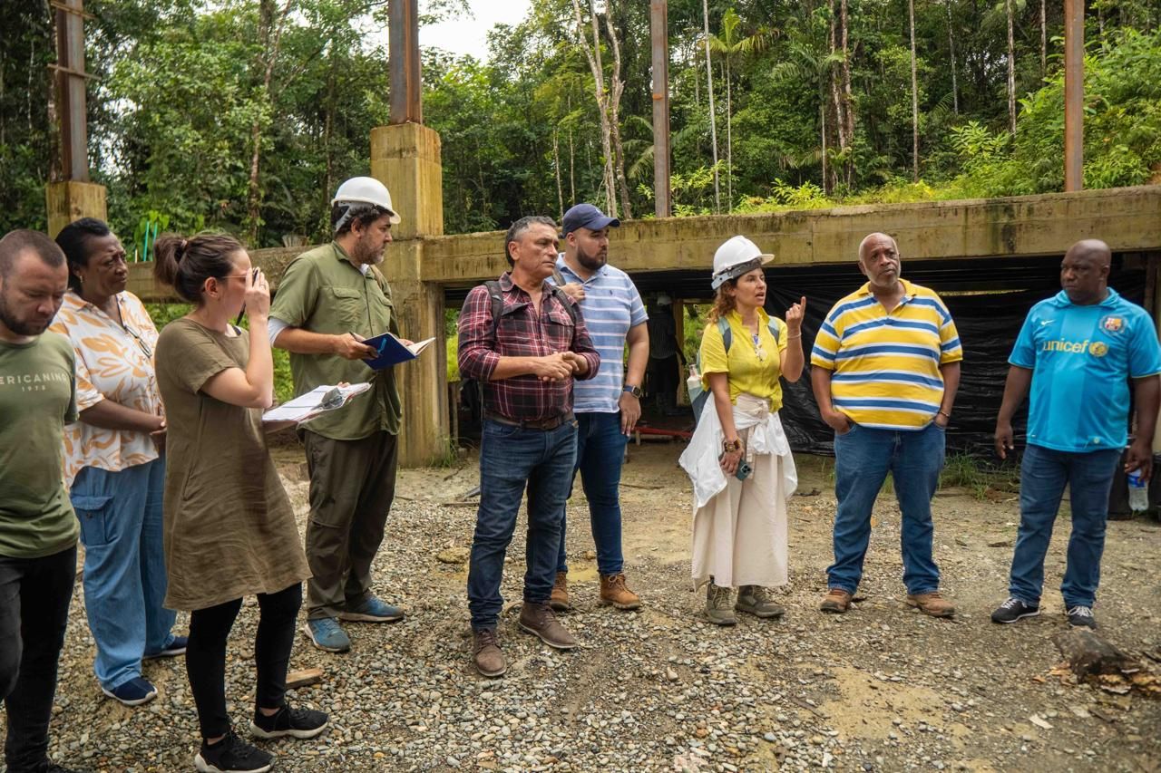 Dirección Técnica de Cultura y funcionarios del Ministerio visitan la construcción de la Casa de la Cultura en San Cipriano