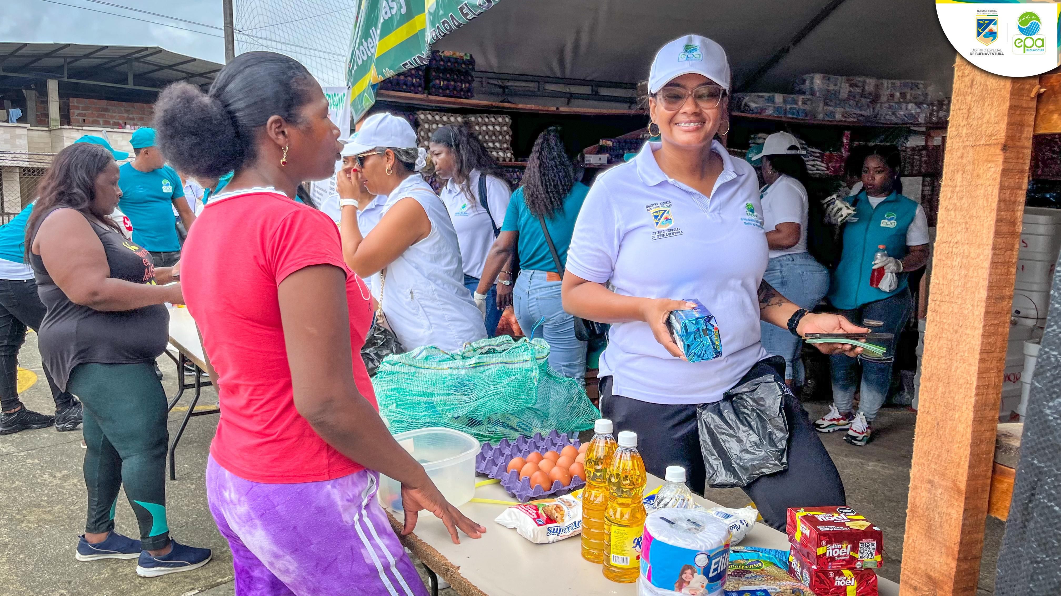 Sexta versión del Biotrueque permitió el intercambio de 10 toneladas de residuos sólidos por alimentos en Buenaventura