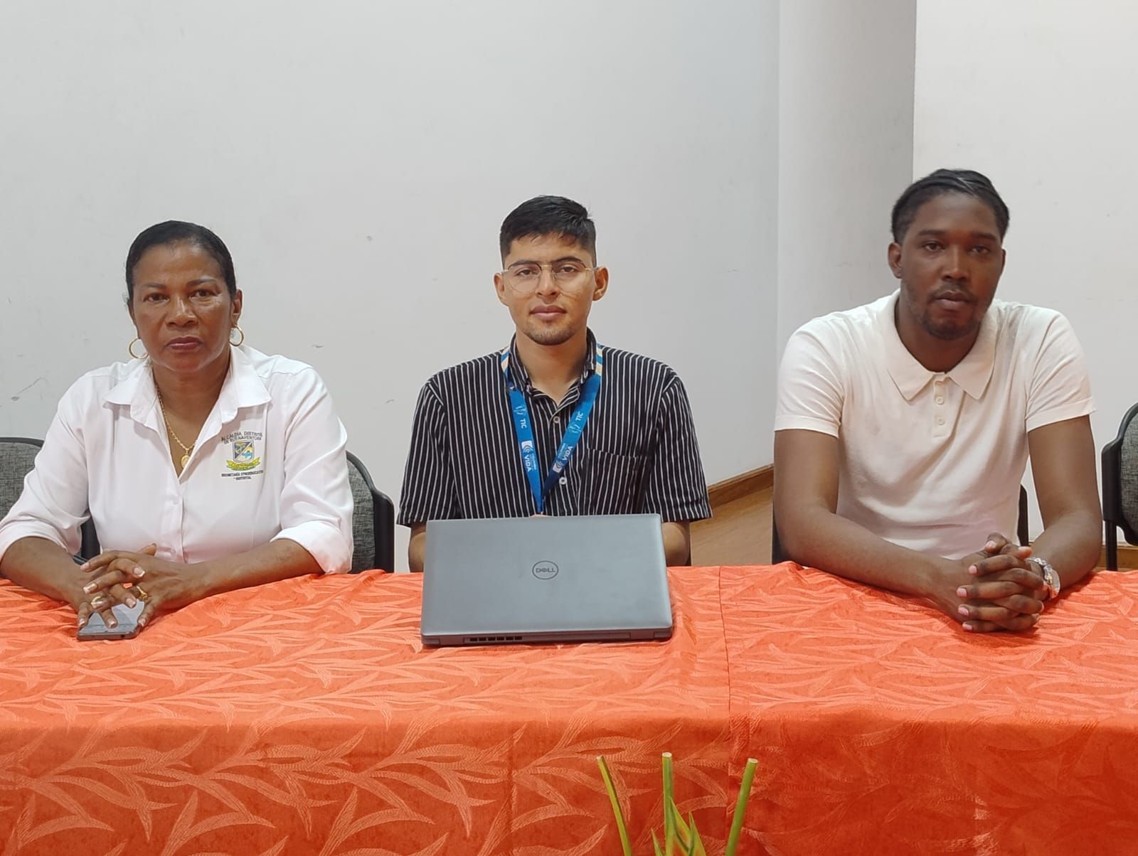 Embajador del Ministerio de las TIC presentó el programa CIBERPAZ a la comunidad educativa de Buenaventura