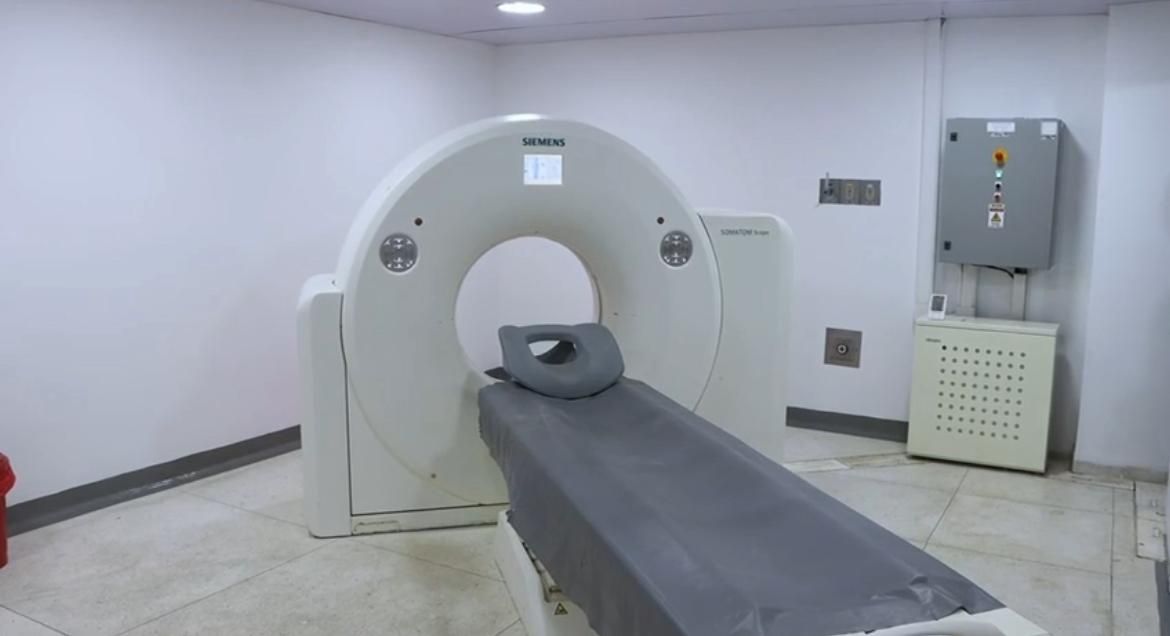 Alcaldía Distrital apoya proceso de recuperación del equipo de tomografía en el Hospital Luis Ablanque de la Plata