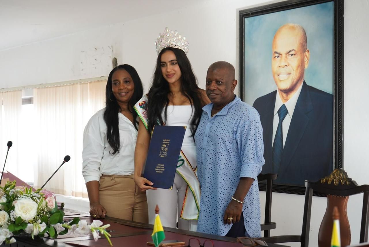 Buenaventura celebra la coronación de Luisa María López Gómez como la nueva Reina Nacional del Turismo