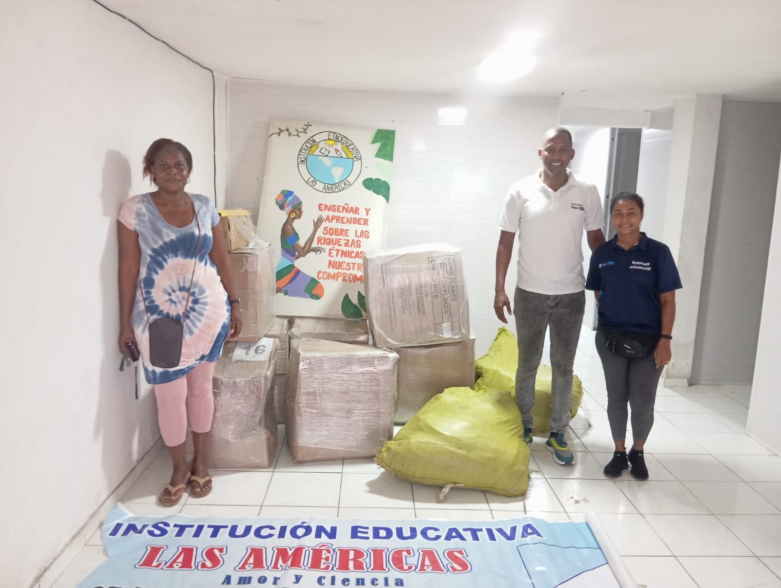 Cuatro planteles educativos focalizados por los Ministerio de Educación y Deportes recibieron indumentaria deportiva