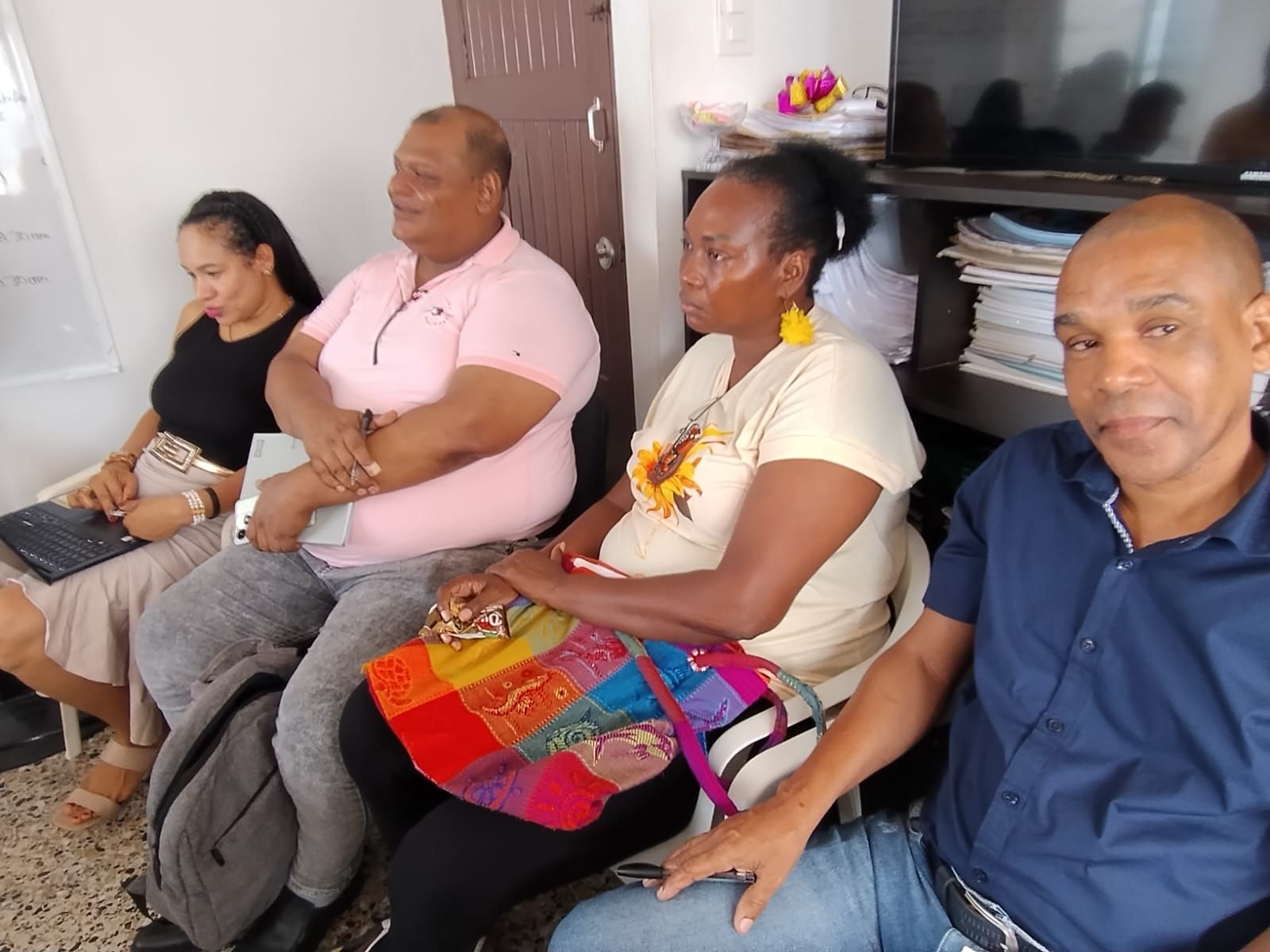 Funcionario del Ministerio de Educación brinda asistencia técnica a la Secretaría del Ramo