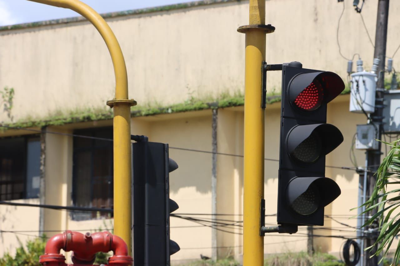 Nuevas Iniciativas para mejorar la seguridad vial en Buenaventura: Reparación de vías y semaforización