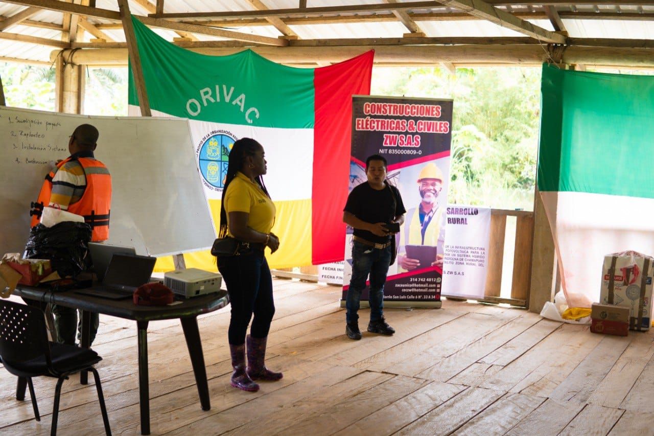Buenaventura implementa sistema de energía solar fotovoltaica para fortalecer la electrificación de comunidades indígenas en Chamapuro