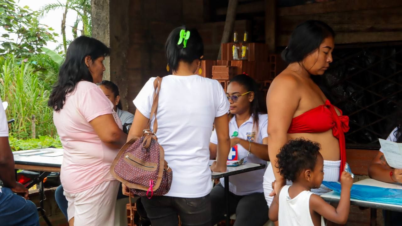 La comunidad indígena de Nonandú recibe ayudas humanitarias de la Alcaldía Distrital y la Unidad para las Víctimas