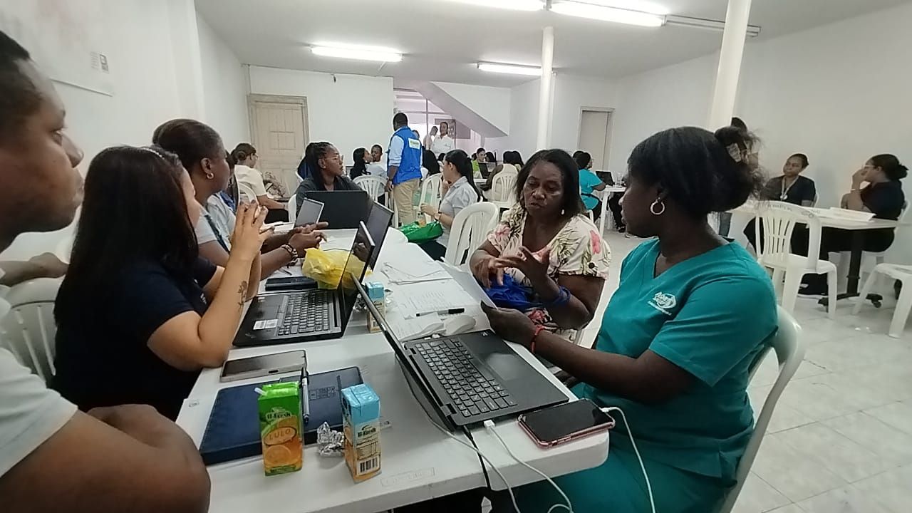 Secretaría de Convivencia y Superintendencia de Salud adelantan jornada para solucionar problemáticas de usuarios con las EPS