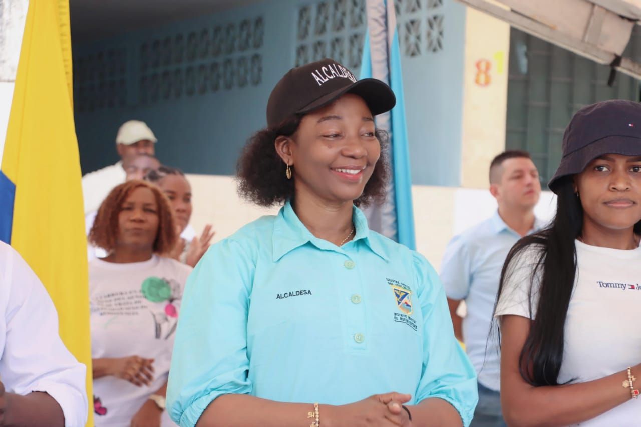 Habitantes de la comuna cinco de Buenaventura destacan el compromiso de la Alcaldesa para llevar desarrollo a su territorio