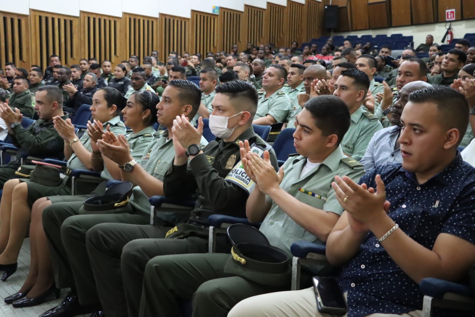 La Alcaldía de Buenaventura honra a la Policía por sus 133 años de dedicación al servicio comunitario