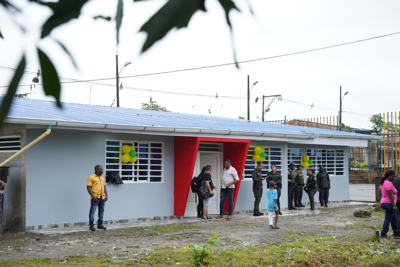 Alcaldía de Buenaventura entrega obras de remodelación del Centro Comunitario del barrio Santa Cruz