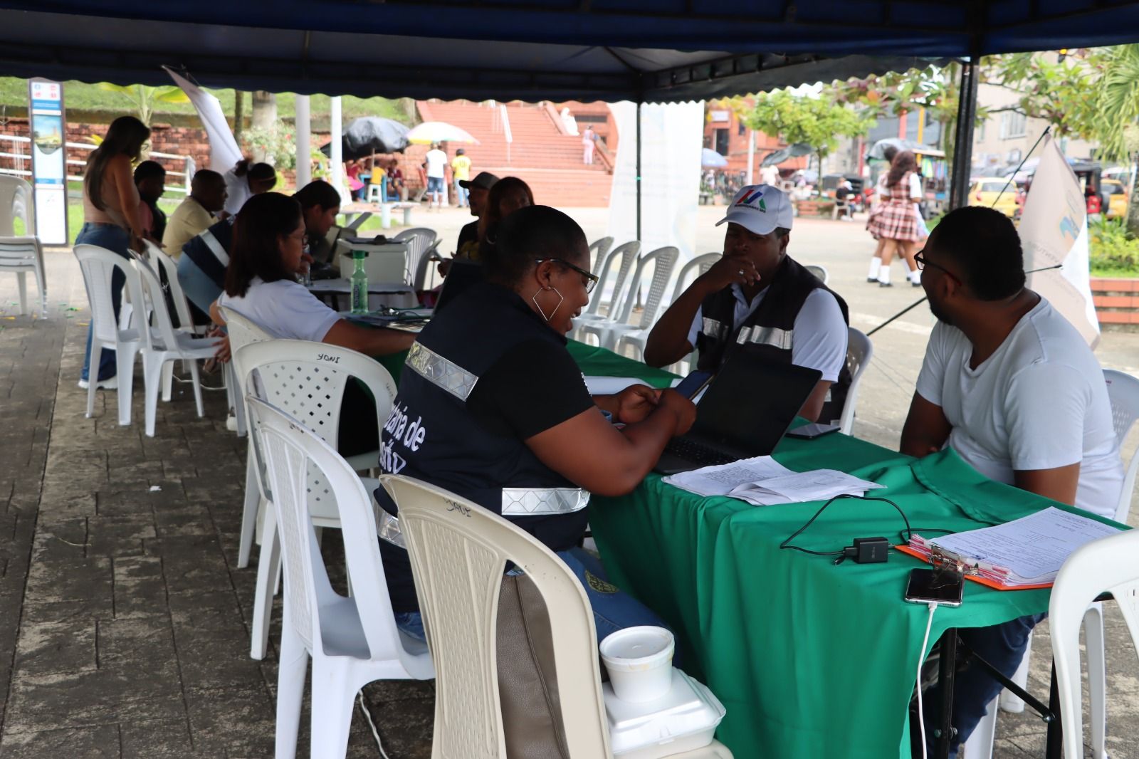 Culminó con éxito la Oferta de Servicios de la Dirección Financiera de la Alcaldía en los barrios de Buenaventura