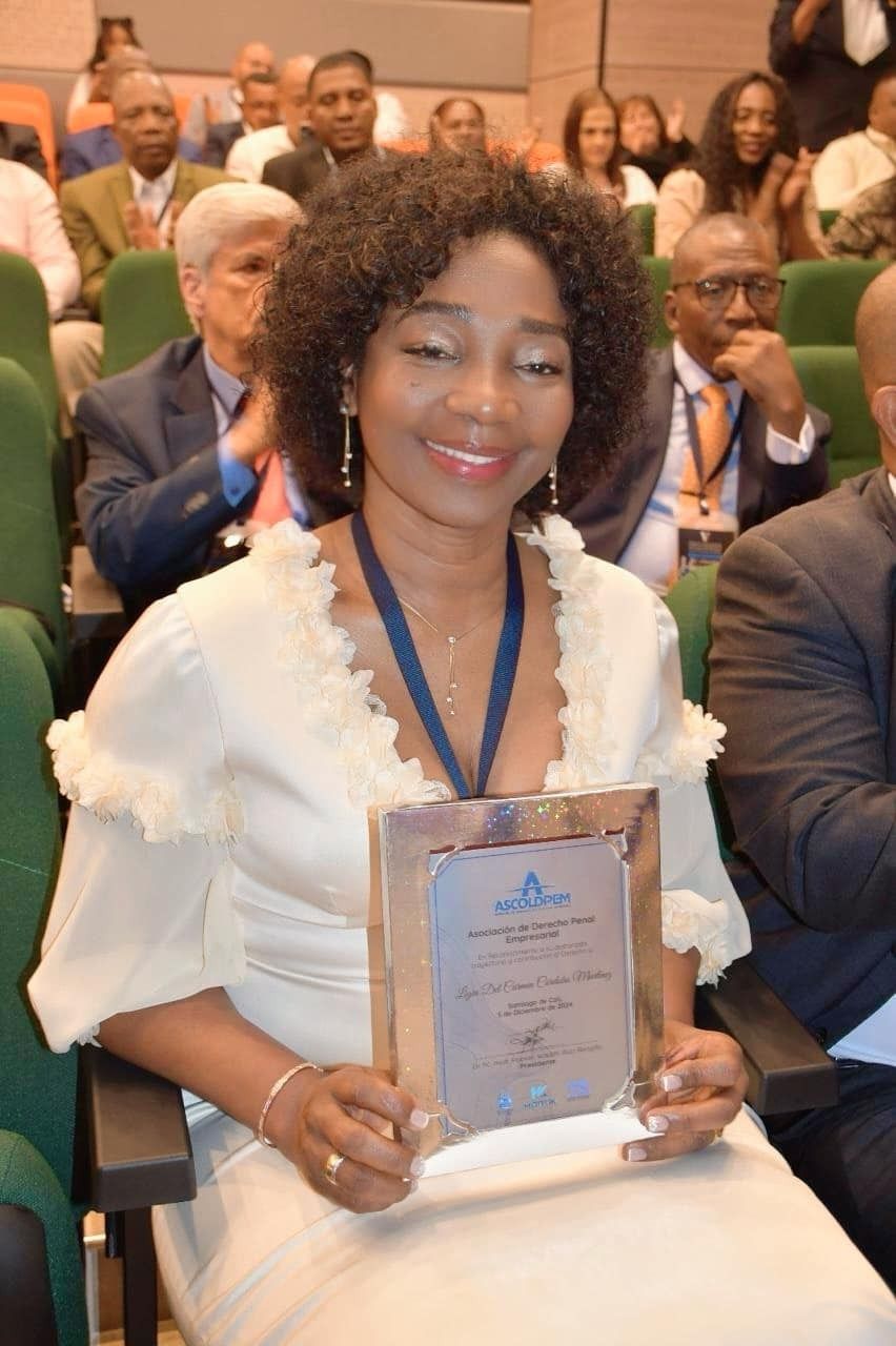 Alcaldesa de Buenaventura, Ligia del Carmen Córdoba Martínez, recibe el Doctorado Honoris Causa por su destacada labor social y cultural