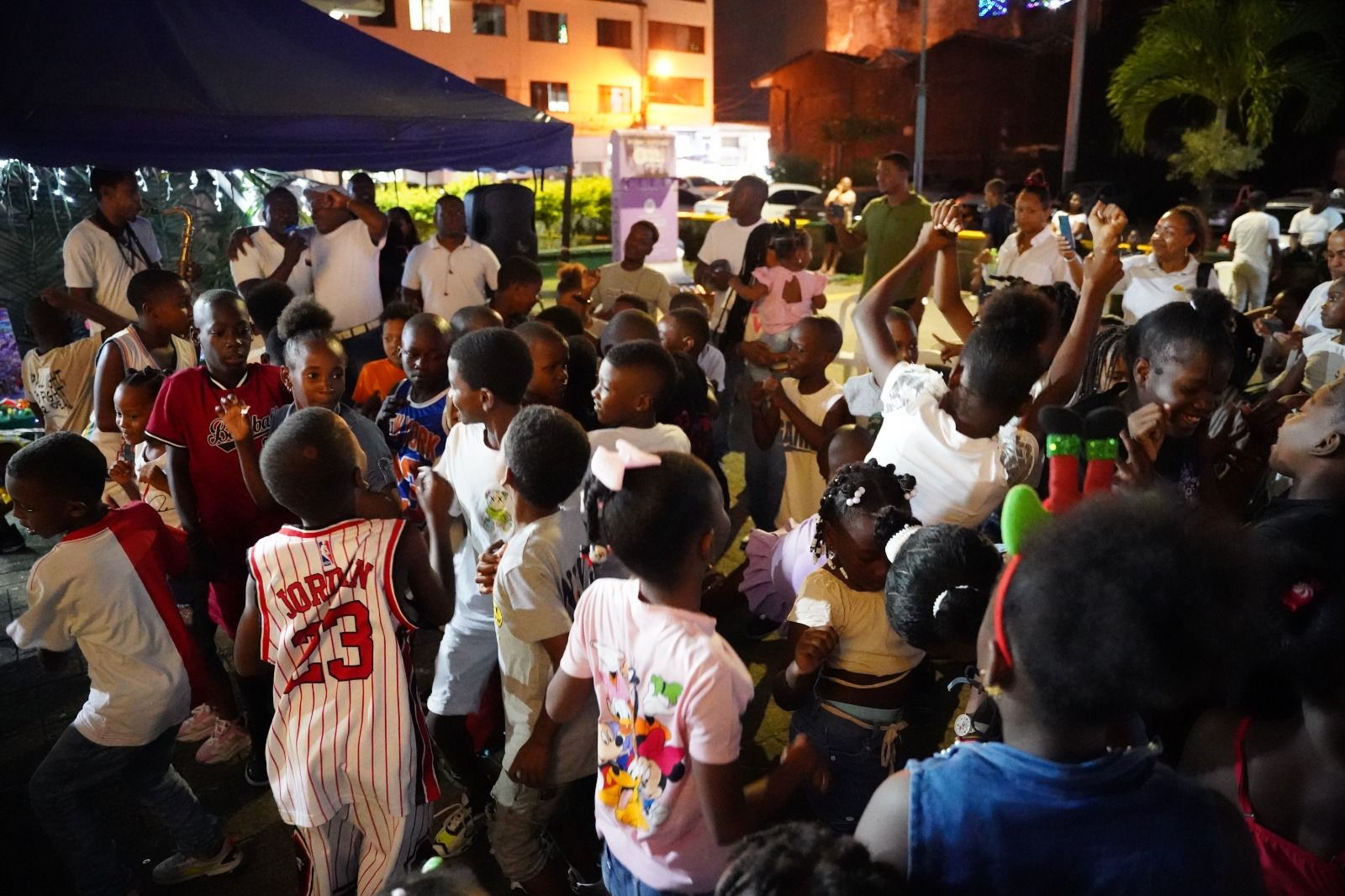 Buenaventura se viste de Navidad con un pesebre autóctono y actividades comunitarias