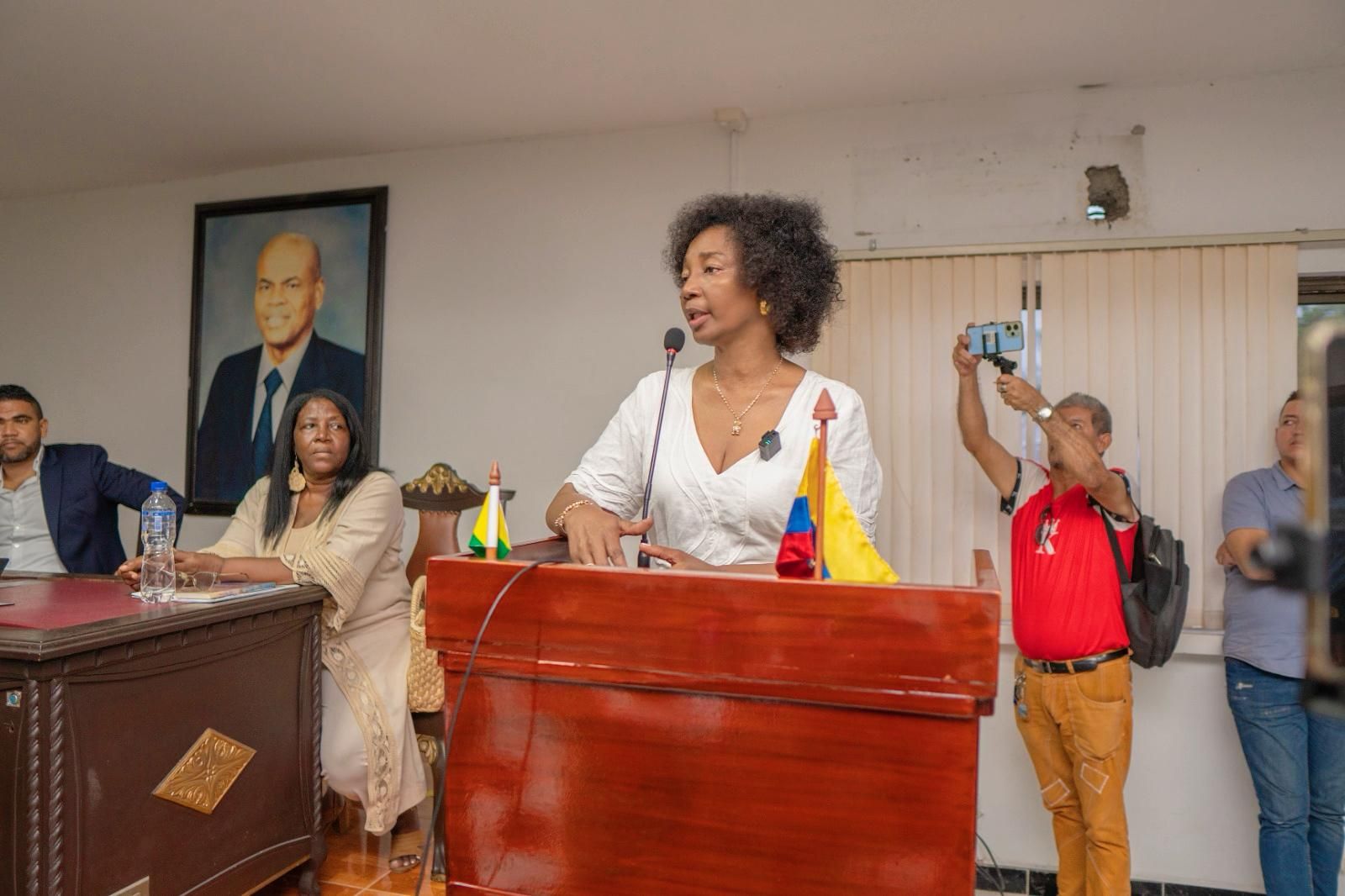 Alcaldesa de Buenaventura participa en el cierre de sesiones del Concejo Distrital con importantes avances para el territorio