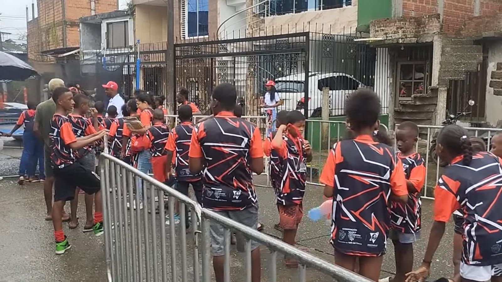 Niños, niñas y vecinos del barrio Juan 23 disfrutaron de una mañana de recreación y lúdica