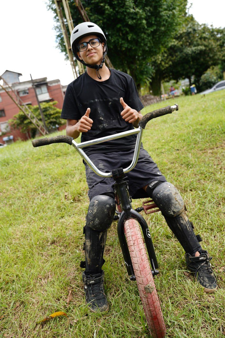 InderBuenaventura implementa nuevas tendencias deportivas en el Distrito, incentivando la práctica de BMX, Skateboard, Roller y más