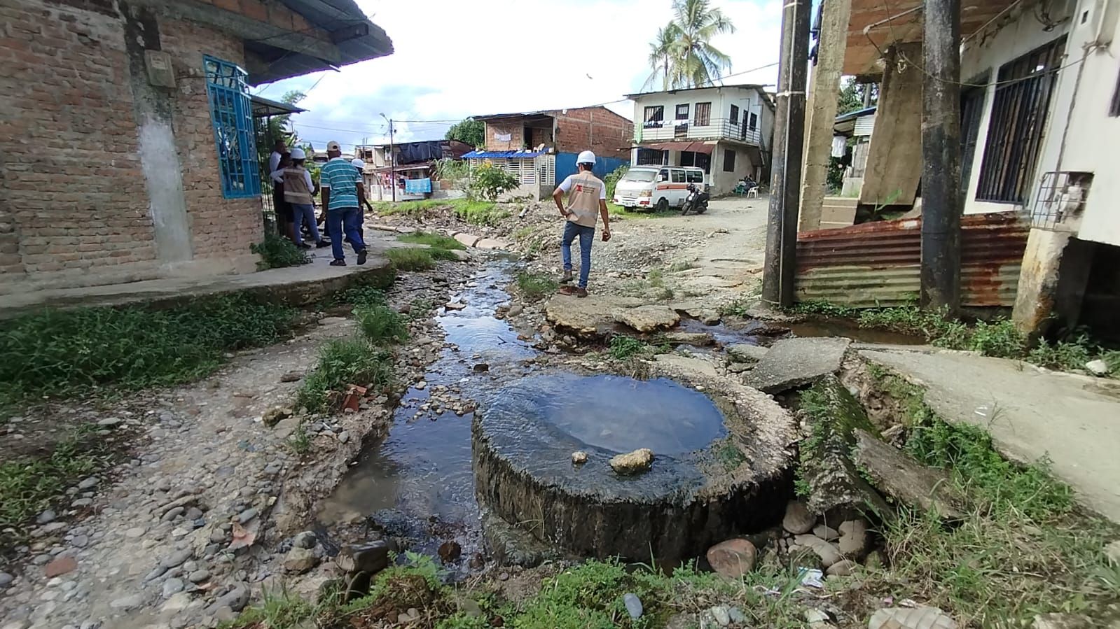 Alcaldía Distrital adelanta trabajos de mitigación en el caño La Chambita, en el barrio Antonio Nariño