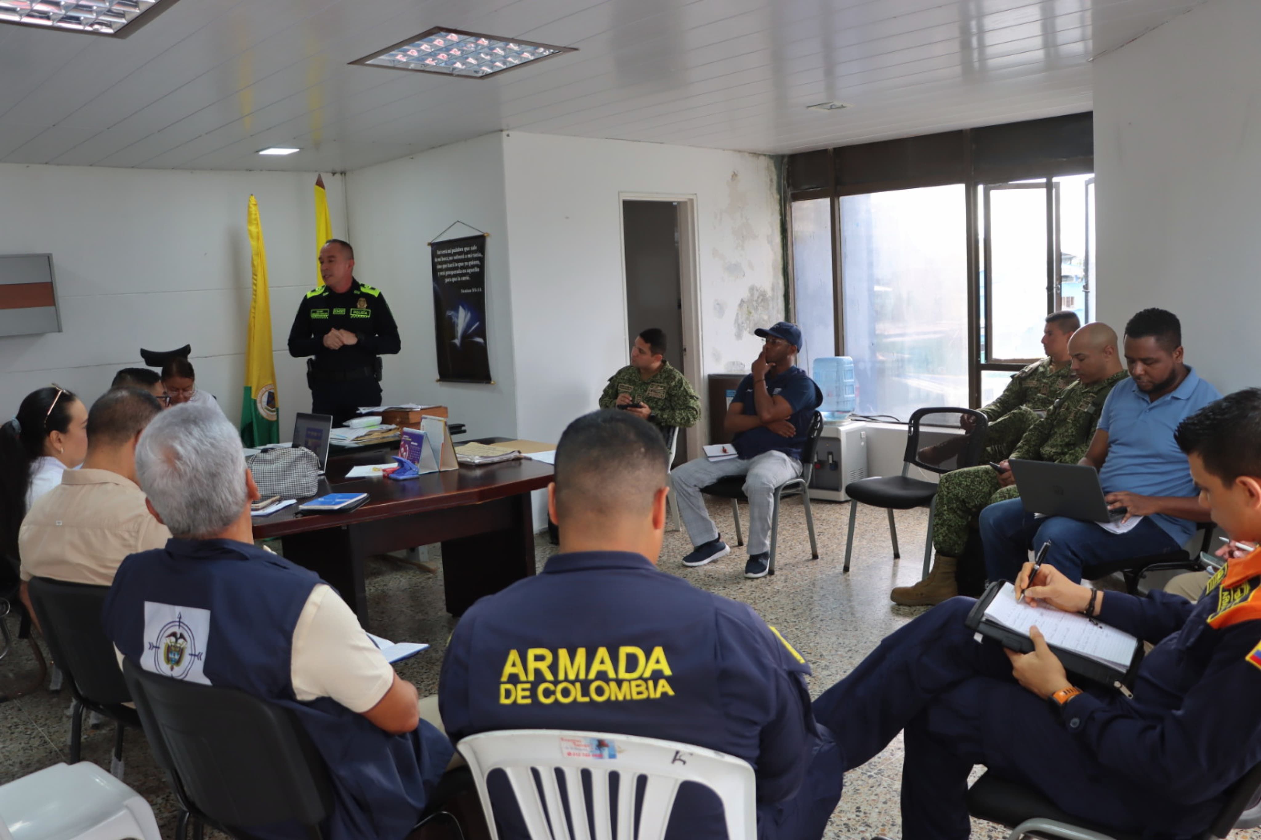 En Consejo de Seguridad de Buenaventura se planifican estrategias para fortalecer la seguridad del Distrito en 2025"