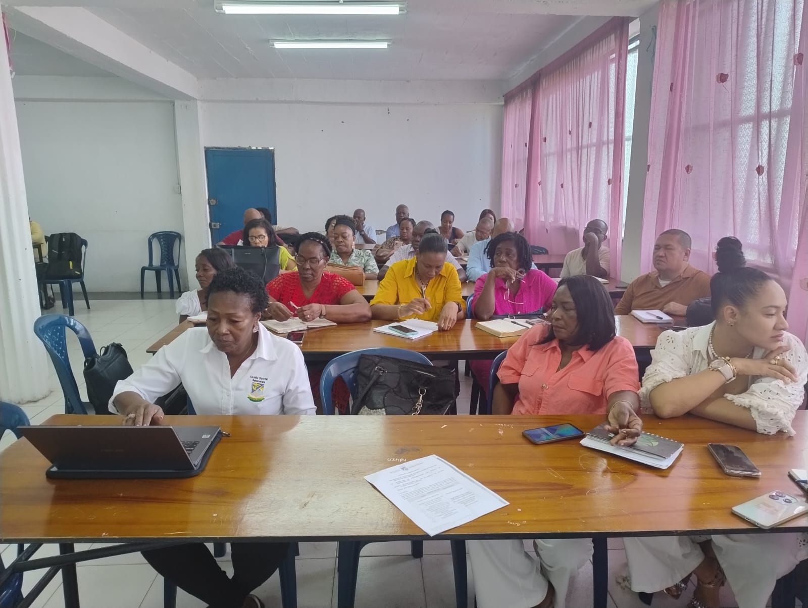 Rectores del Distrito conocieron la hoja de ruta para trabajar el año lectivo 2025