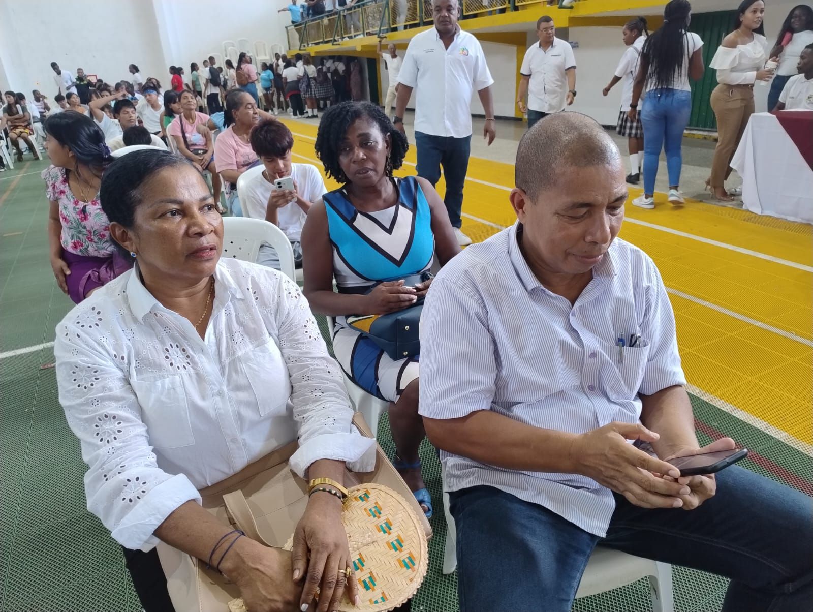 Ministerio de las TICs entregó computadores a estudiantes y tres colegios rurales del Distrito