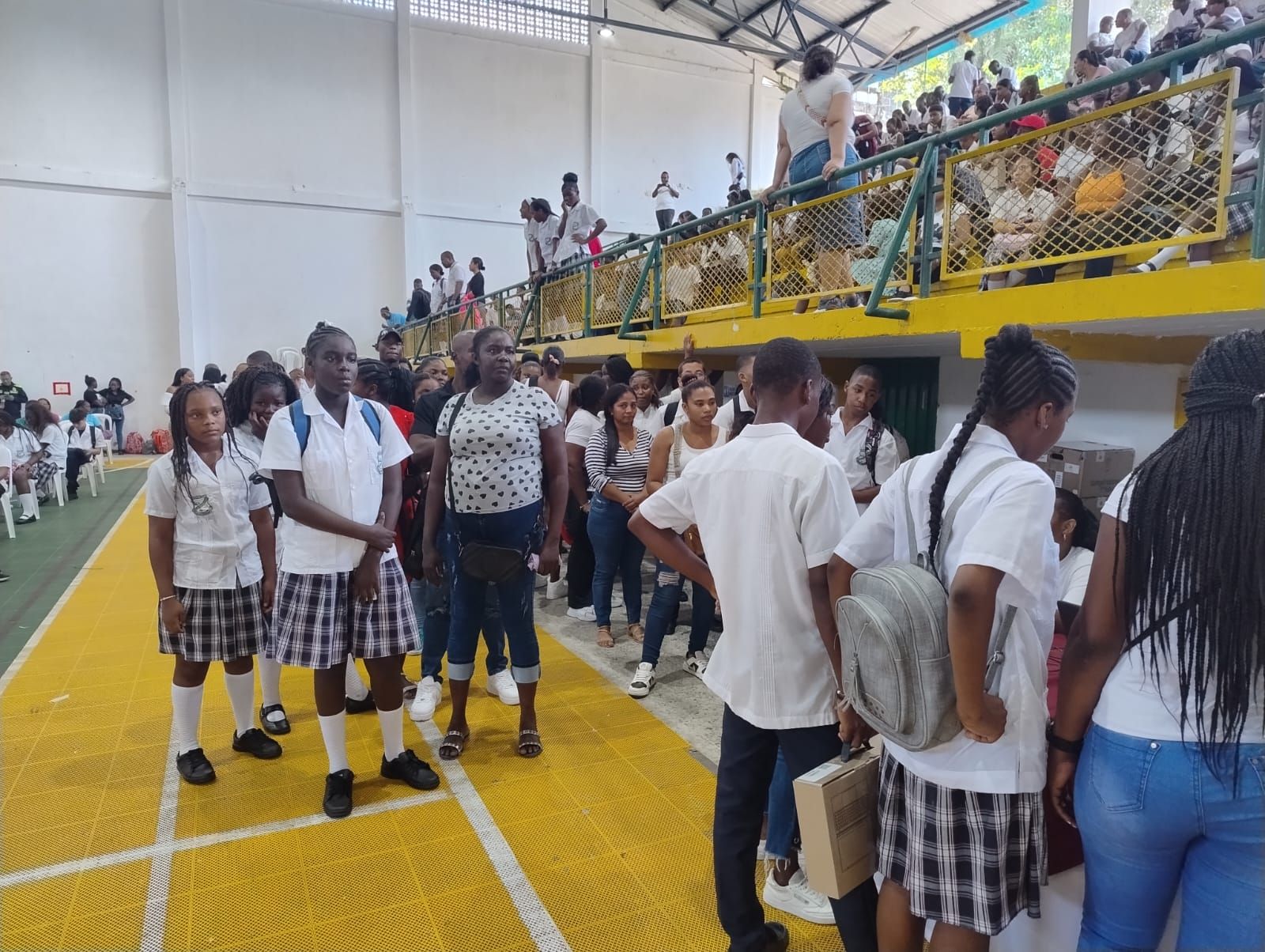 Ministerio de las TICs entregó computadores a estudiantes y tres colegios rurales del Distrito