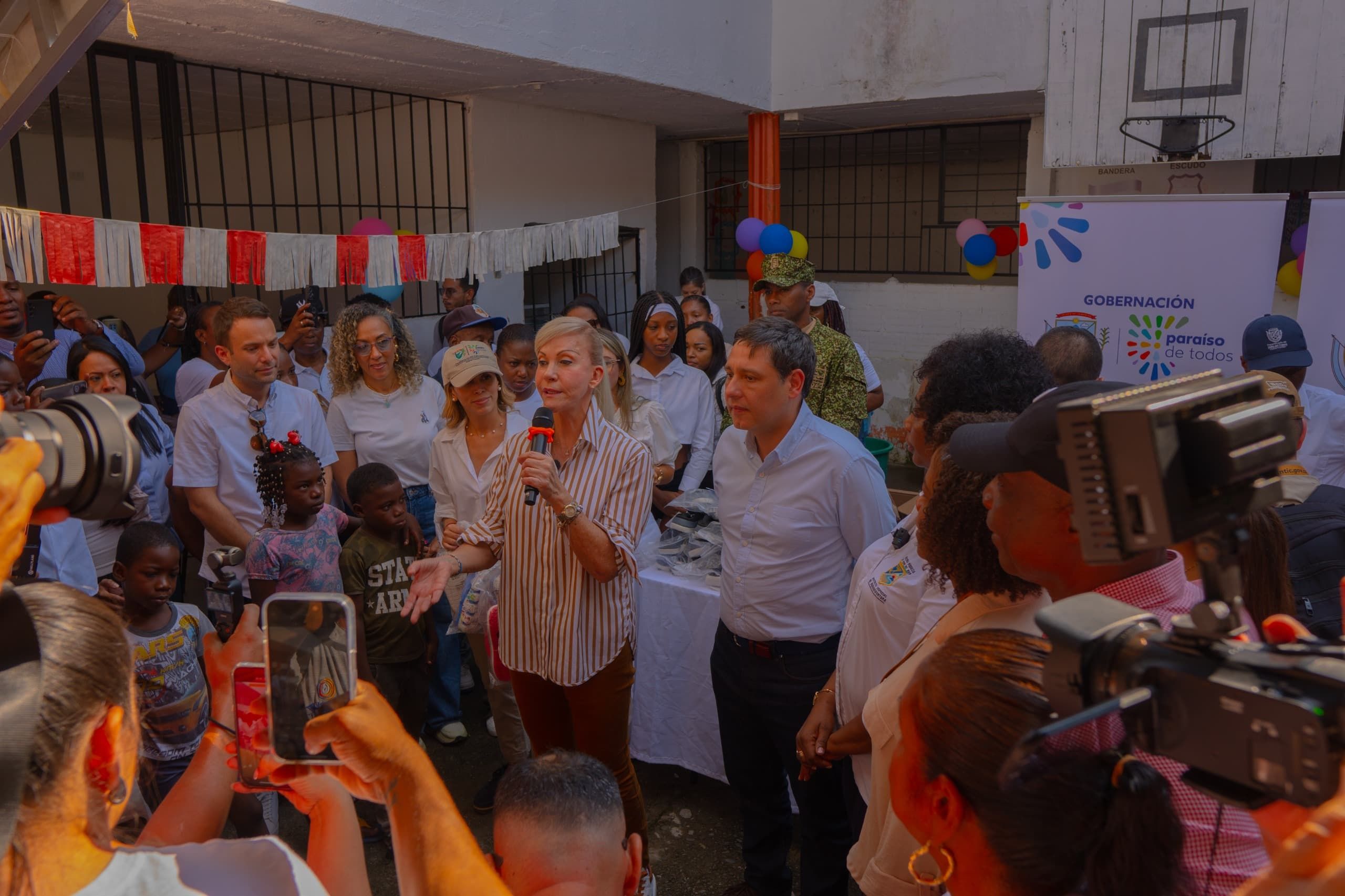 Más de 3.000 familias de Buenaventura reciben calzado con amor