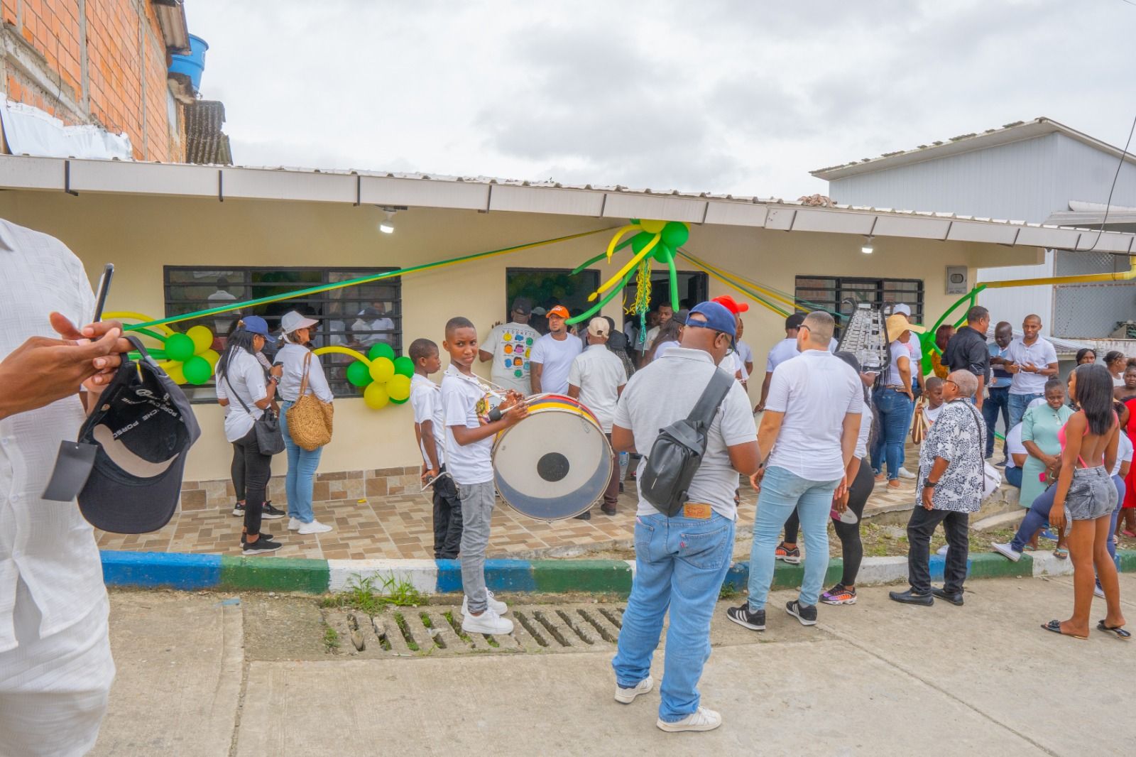 Alcaldía Distrital entregó 11 casetas comunales renovadas, fortaleciendo el tejido social de Buenaventura
