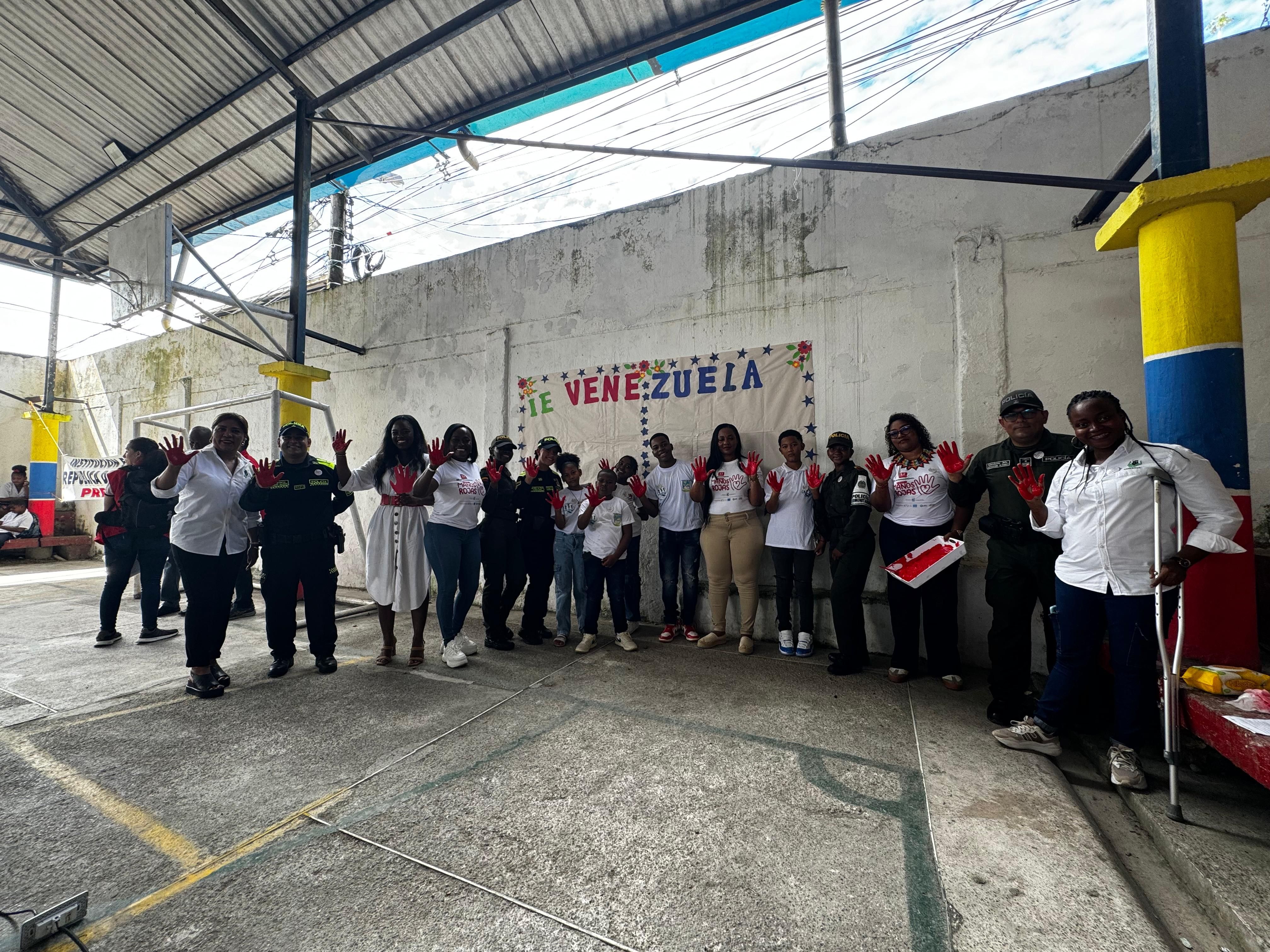 Alcaldía de Buenaventura conmemora el Día de las Manos Rojas y refuerza su compromiso con la protección de la niñez y adolescencia