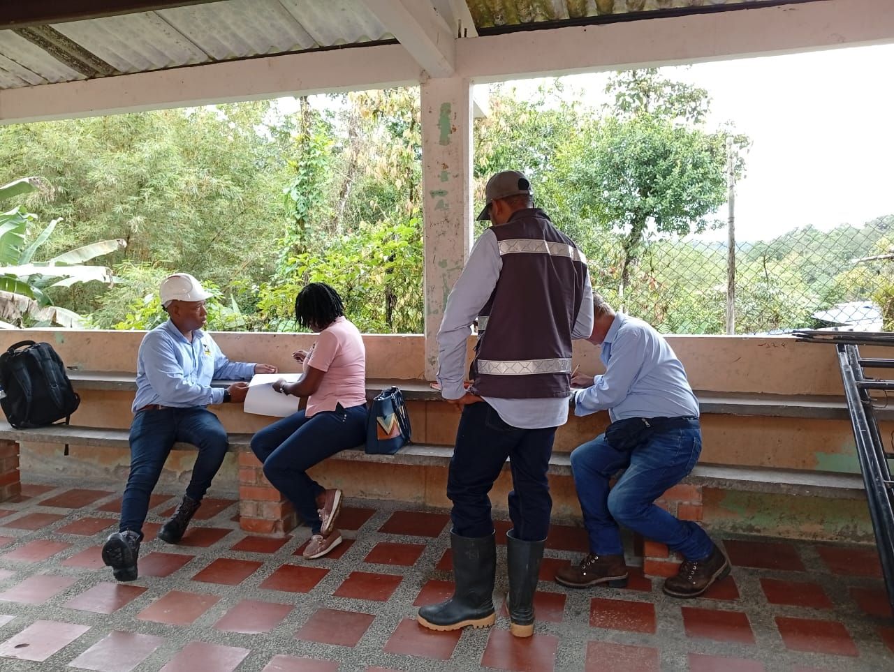 Findeter entregó mejoramiento del plantel educativo José María Córdoba sede San Cipriano