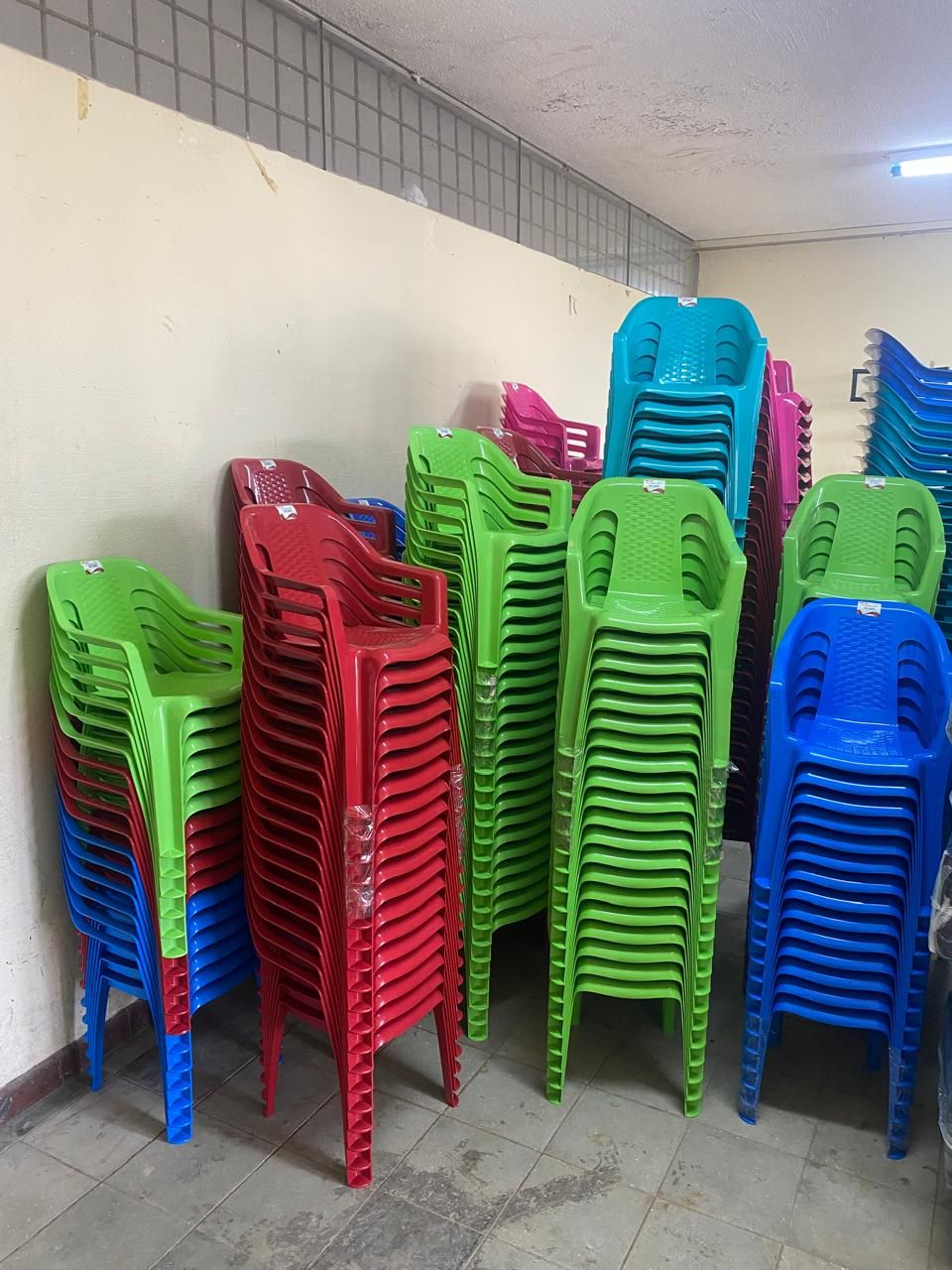 Doce planteles educativos recibirán mobiliario escolar que favorecerá a estudiantes de preescolar