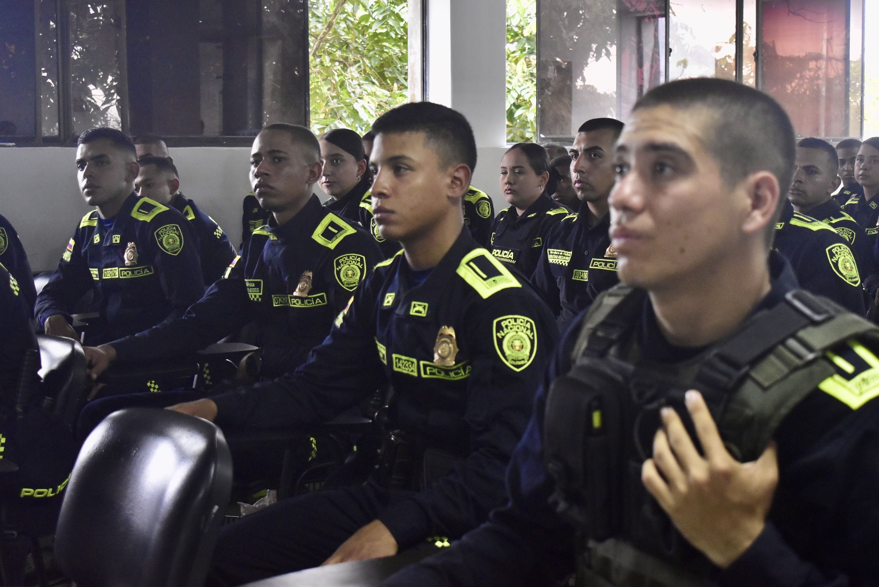 Buenaventura refuerza su seguridad con la llegada de 40 nuevos agentes de policía