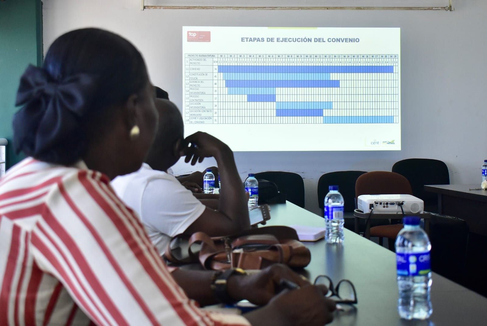 Cenit socializó la segunda etapa del convenio para dotar de mobiliario escolar 24 planteles del Distrito