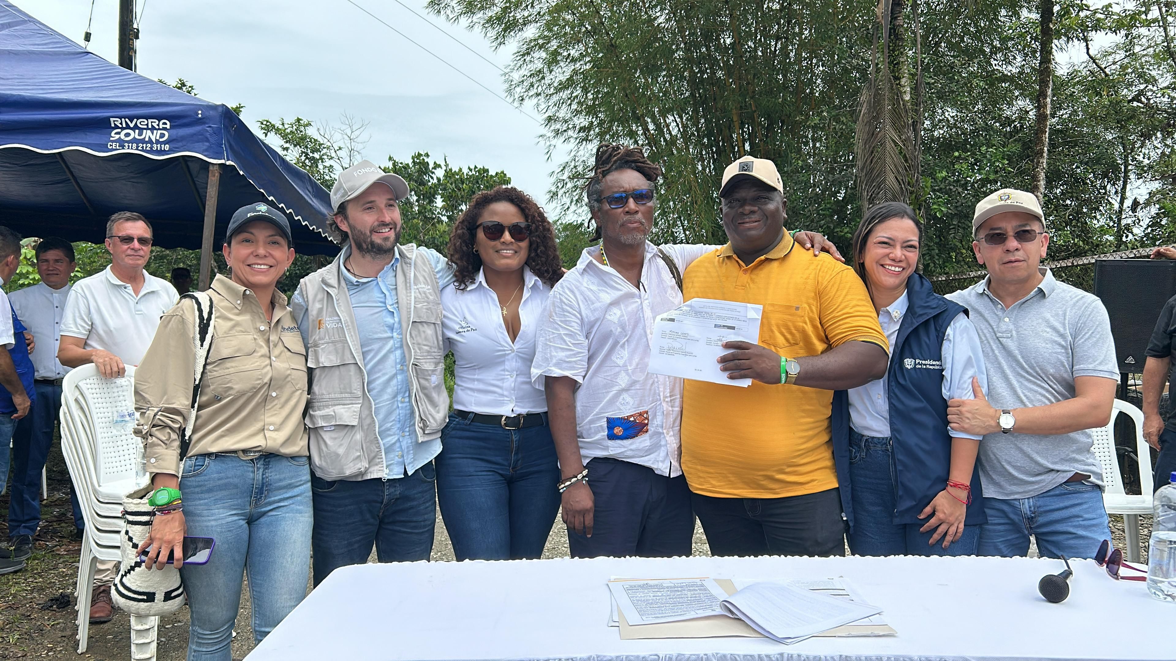 Administración Distrital entrega botes a familias del Bajo Calima para fortalecer su movilidad y desarrollo comunitario