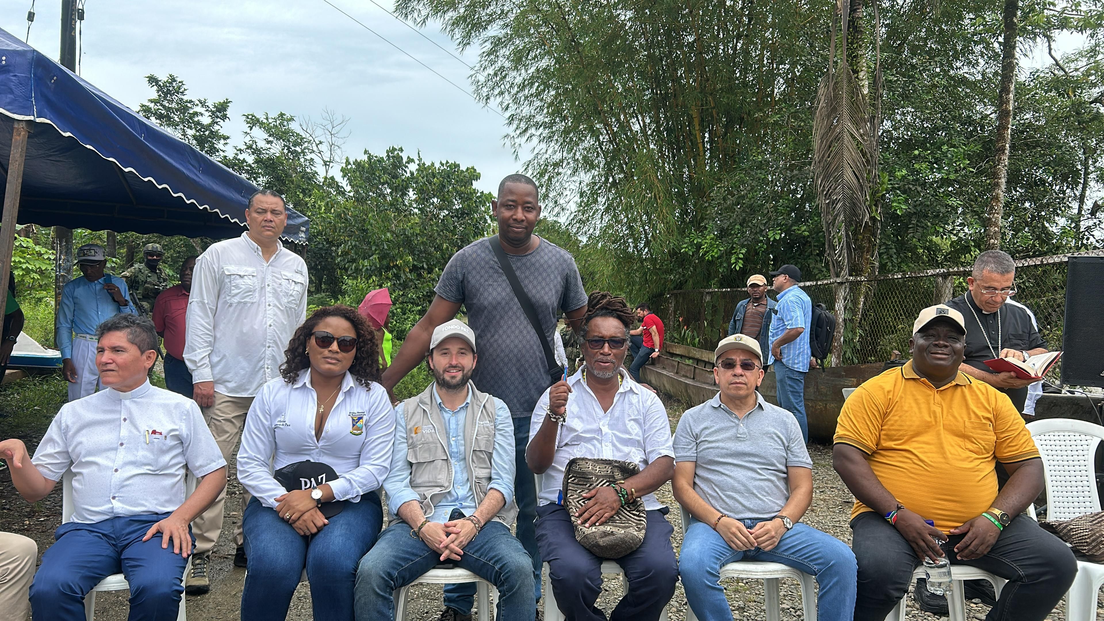 Administración Distrital entrega botes a familias del Bajo Calima para fortalecer su movilidad y desarrollo comunitario