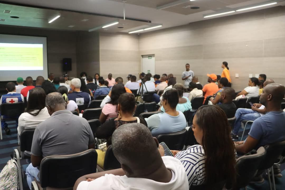 Alcaldía de Buenaventura gestiona $10.000 millones para descolmatación en zonas afectadas por lluvias