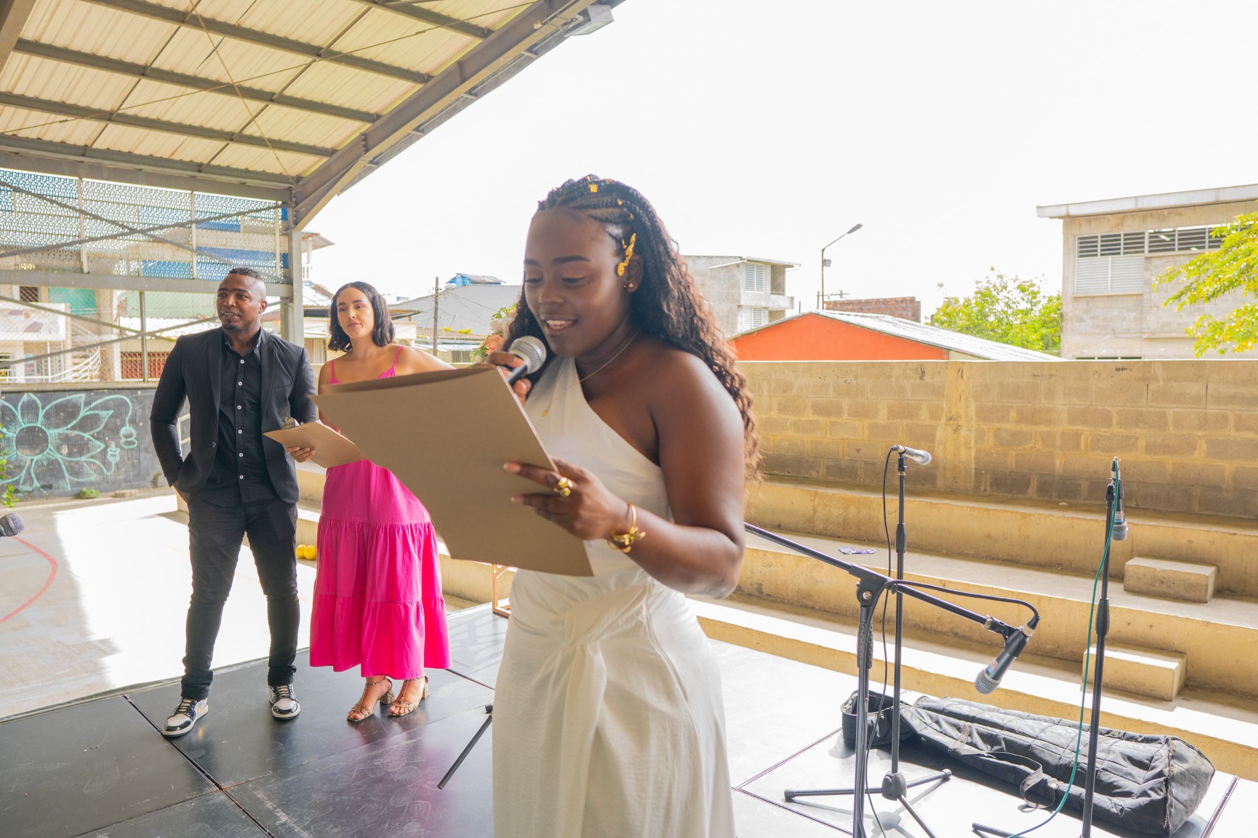 Buenaventura rinde homenaje a las mujeres en un emotivo evento liderado por la Alcaldía Distrital