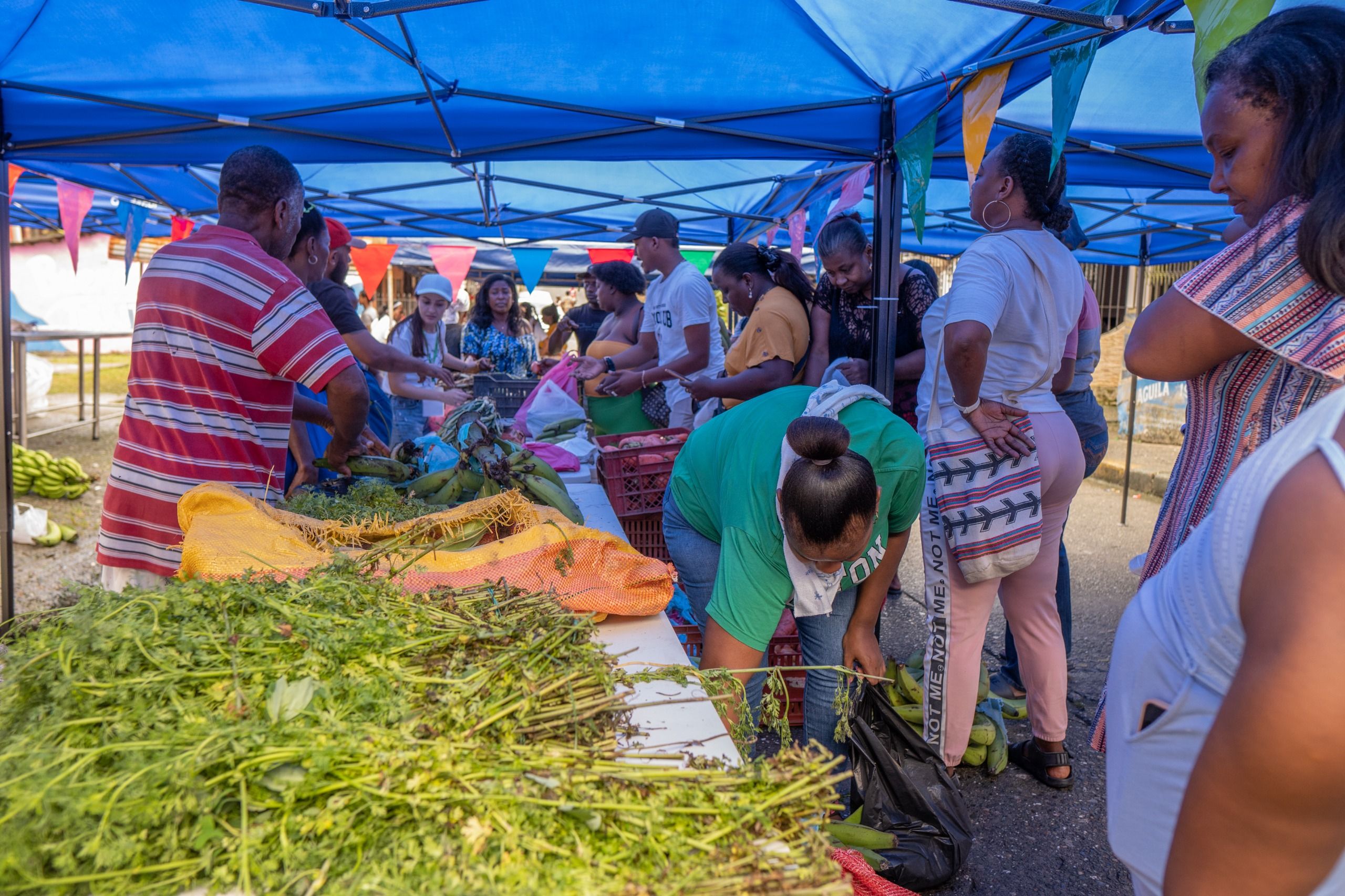 En el Mercado Campesino, la comunidad del barrio San Buenaventura – AR9 encontró los mejores productos a los mejores precios