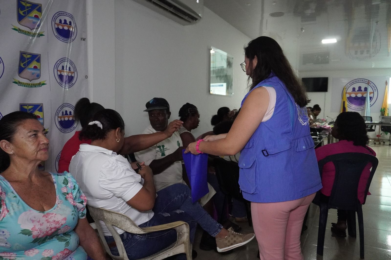 Secretaría de Convivencia para la Sociedad Civil y el PNUD adelantan taller de fortalecimiento de capacidades para personas cuidadoras en Buenaventura