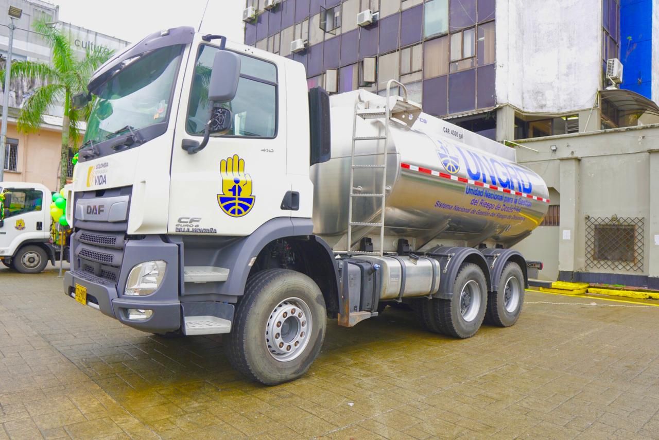 Buenaventura recibe dos carrotanques para mitigar la crisis de agua potable