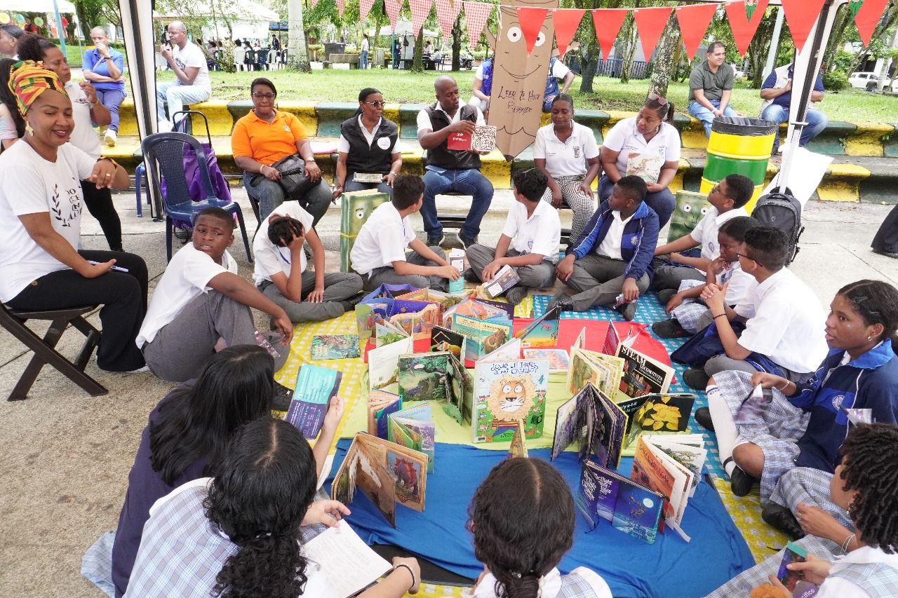 En el Día Mundial del Libro, la Secretaría de Convivencia promueve la lectura con el stand Canalete Literario