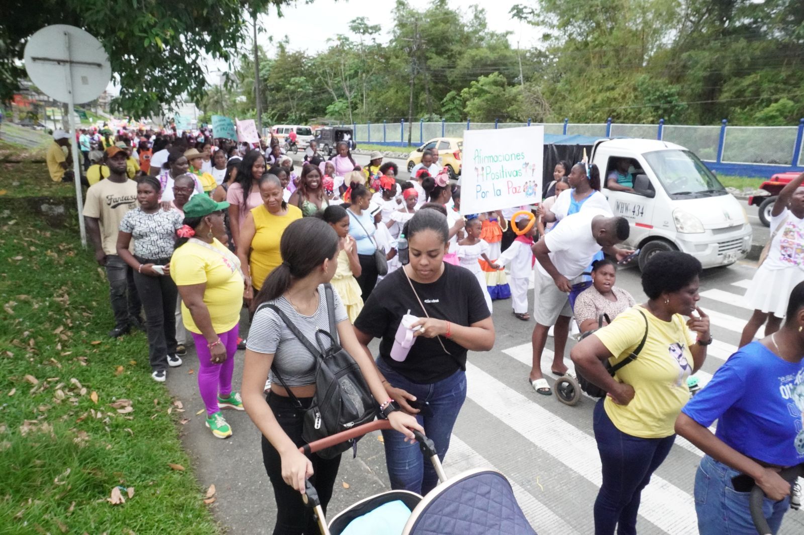Con desfile, comparsas y mucha alegría, Buenaventura celebró el Día Internacional de los Niños