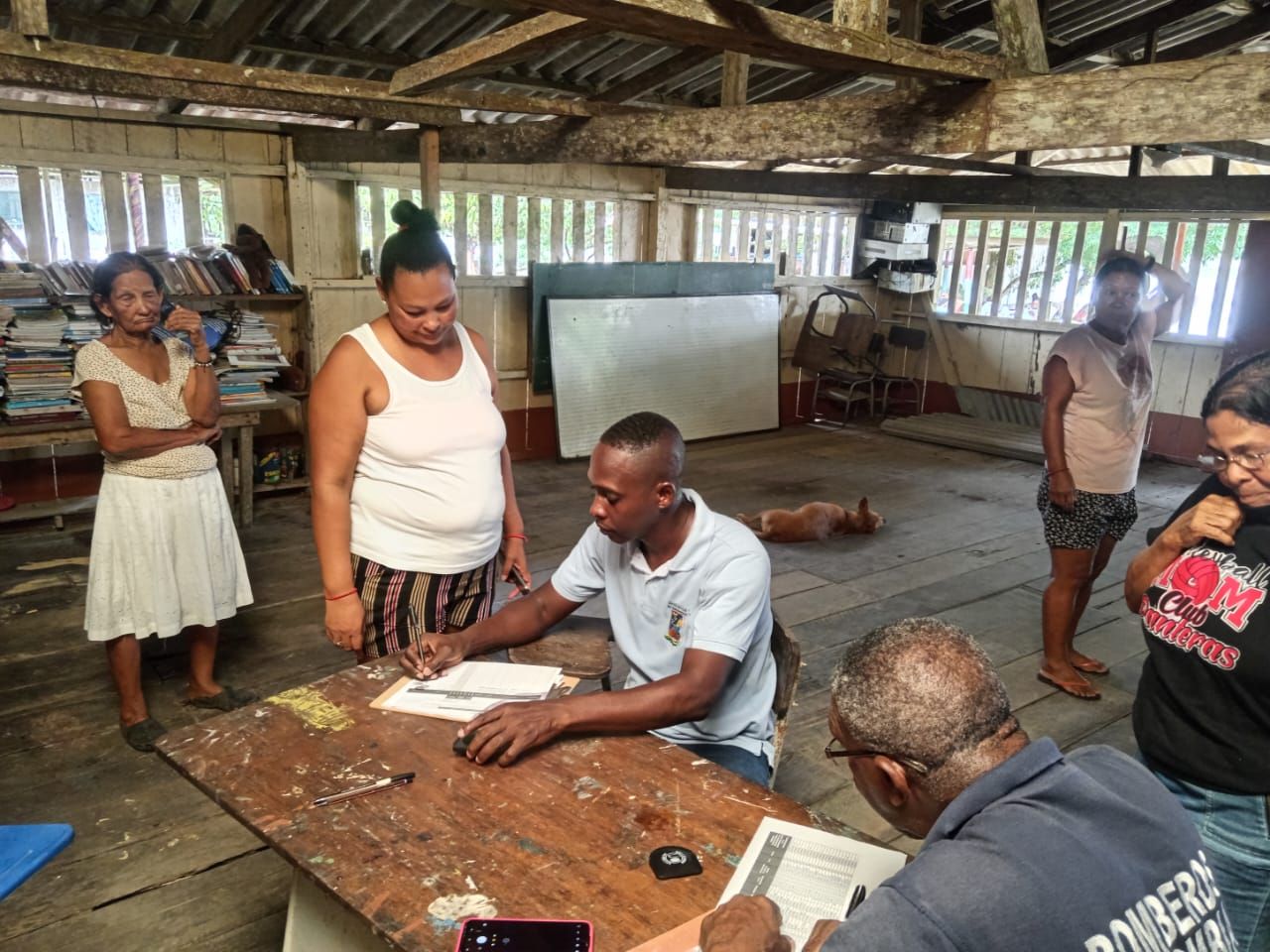 Gobierno de Buenaventura entrega ayuda humanitaria a 456 familias víctimas del conflicto en Bajo Calima y Río San Juan