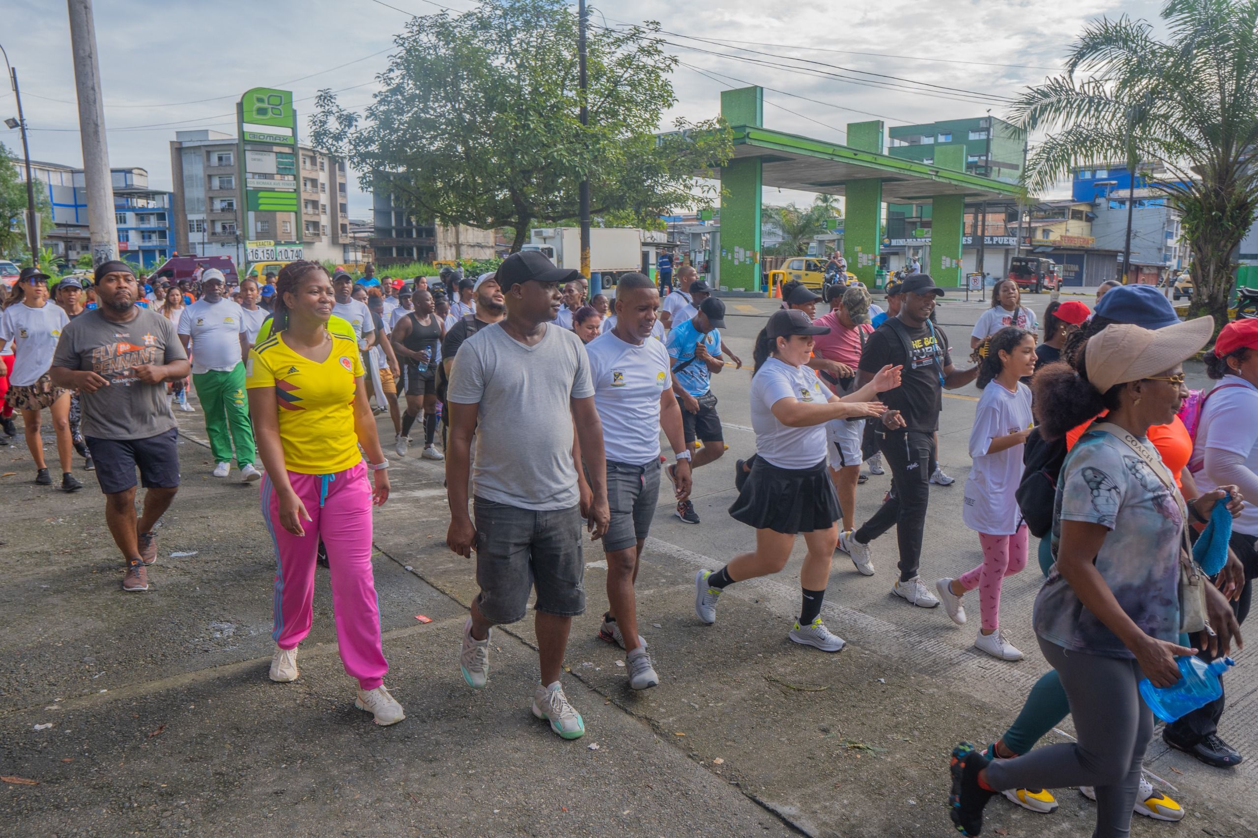 Buenaventura Vivió una Exitosa Jornada Recreativa “Camino al Dagua” con Masiva Participación