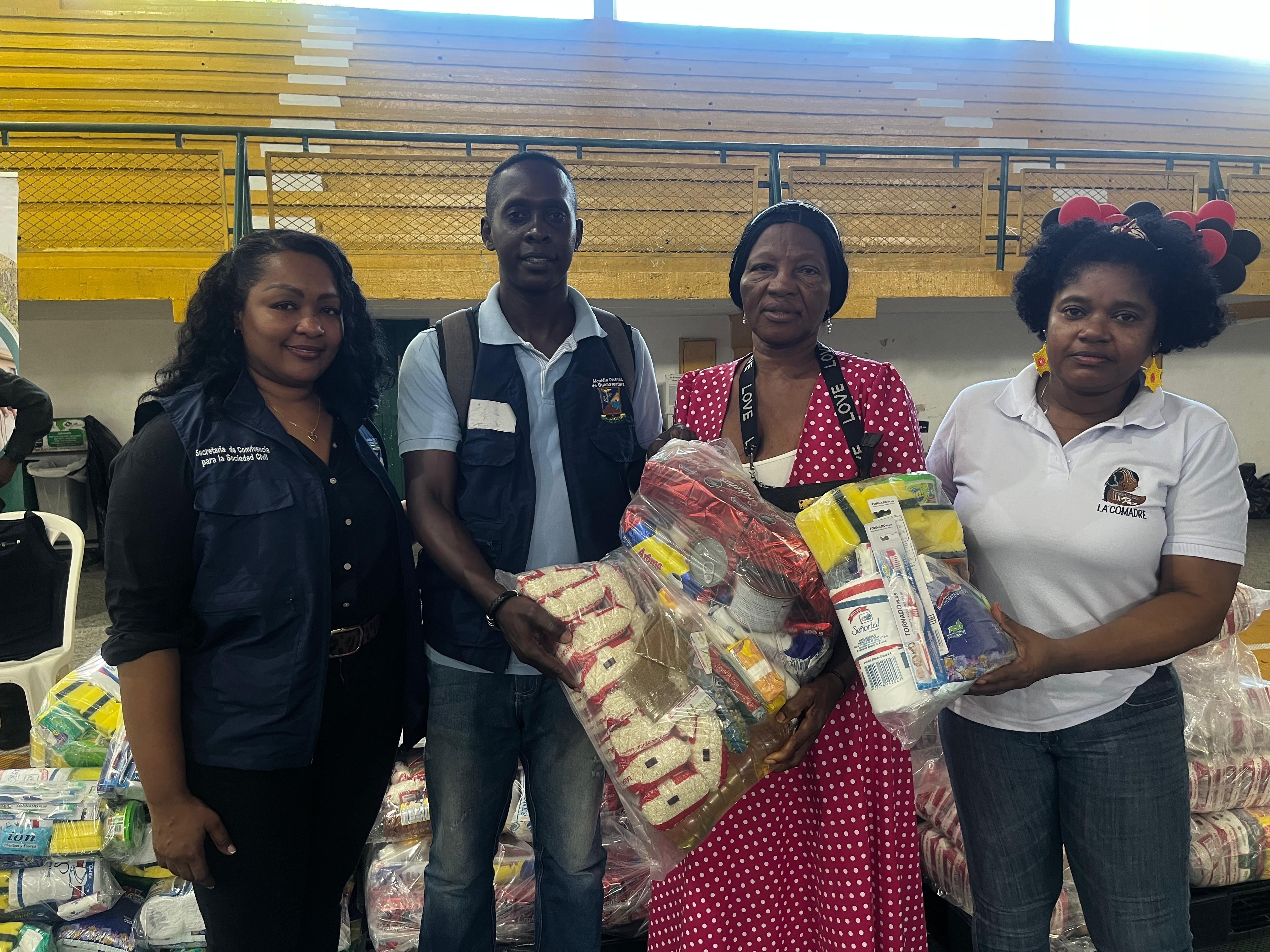 Entregan ayudas humanitarias a víctimas del desplazamiento forzado en Bazán Bocana